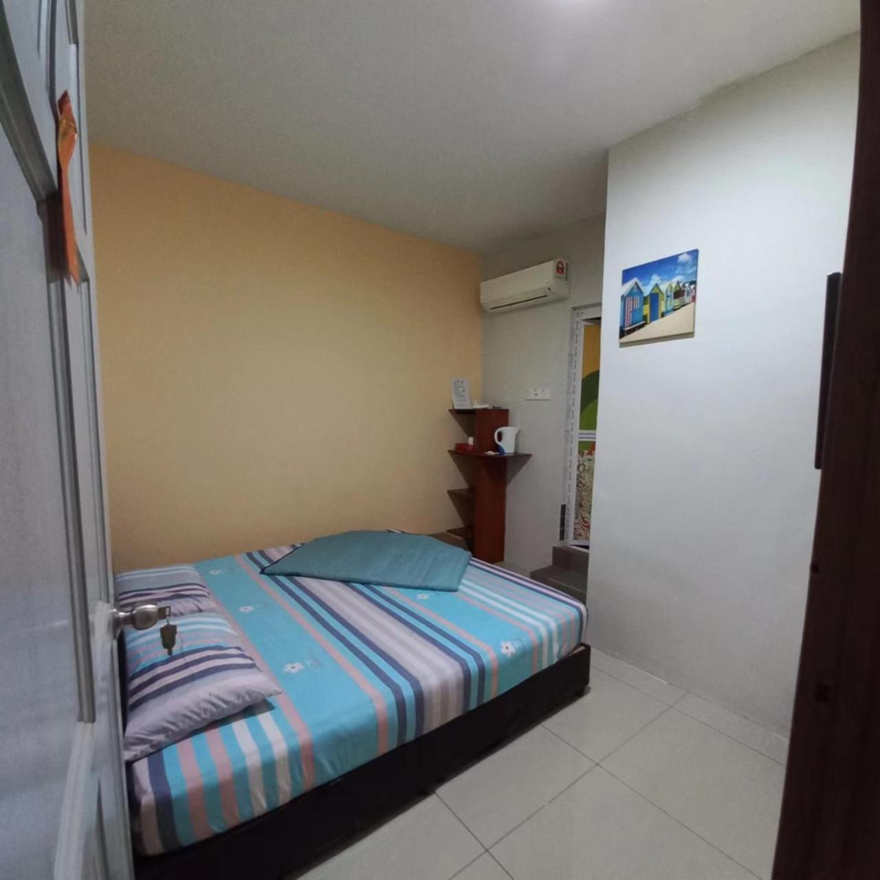 Happy Homestay Lukut พอร์ตดิ๊กสัน ภายนอก รูปภาพ